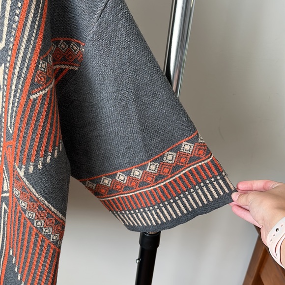 Magnolia South Oversized Open Cardigan Aztec Print Medium/Large - Picture 3 of 5
